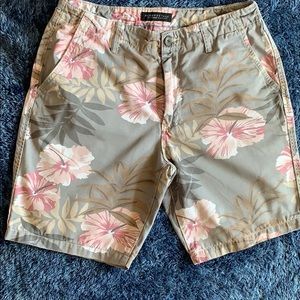 Classic Short” Hawaiian